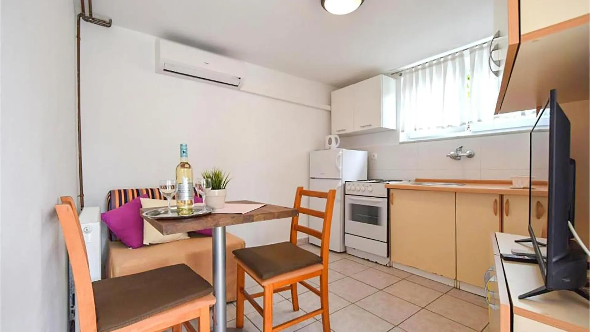 Amazing Apartment In Cizici With Wifi 0*,